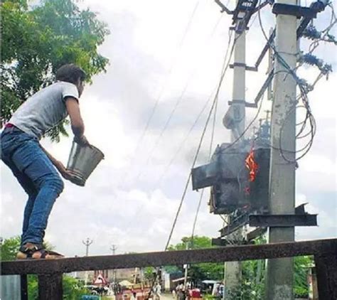 心情複雜過印度啲電線|這麼複雜的電線我已看吐，印度電工絕對是世界上技術最棒的！